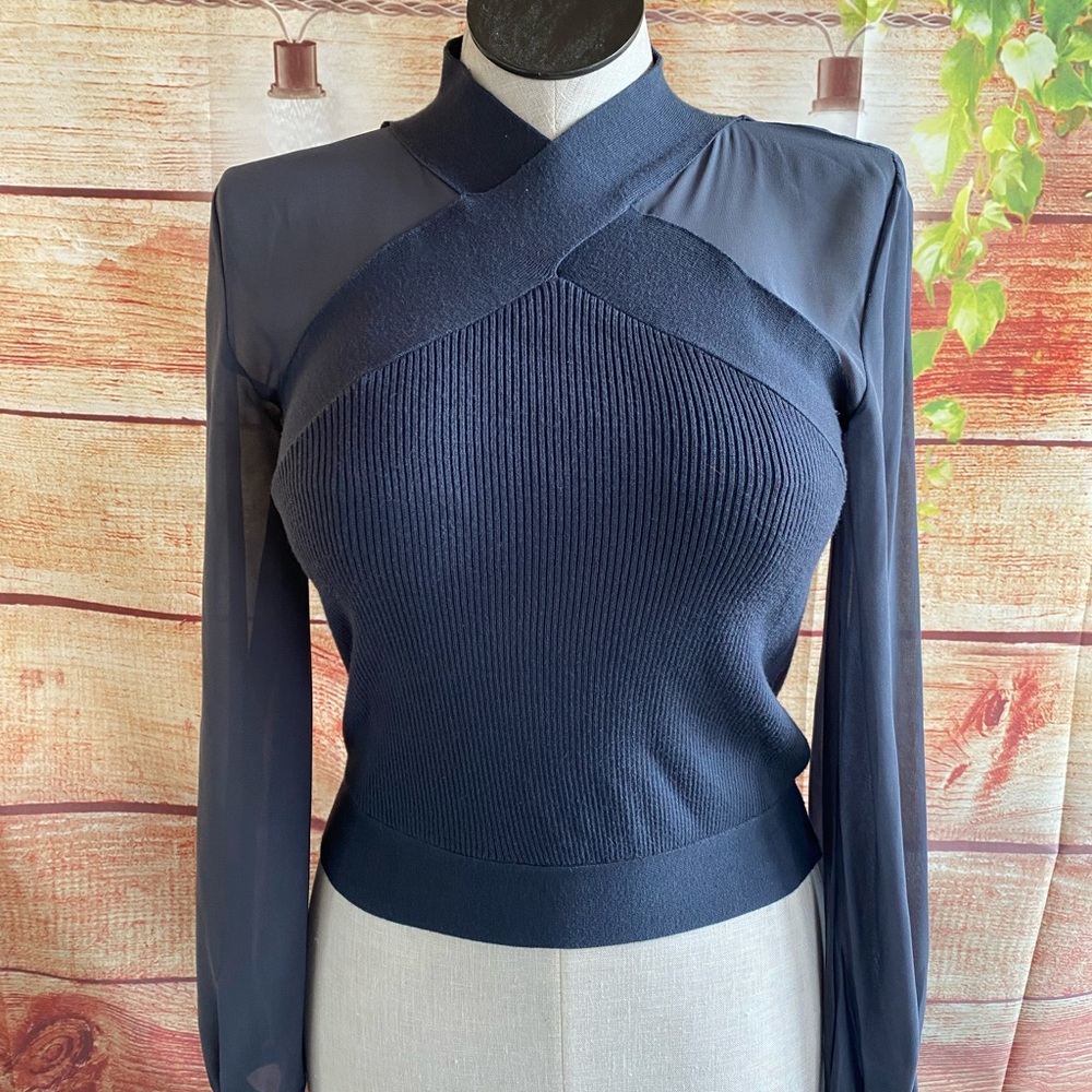 New York and Company 7th Avenue Sheer Sleeve Sweater Top Like new size small